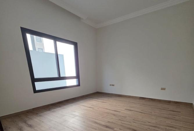 953740 - Property Image 2