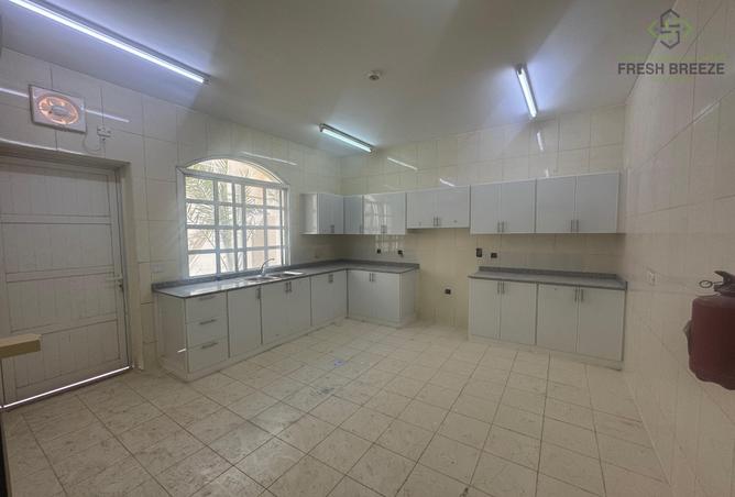 905016 - Property Image 2