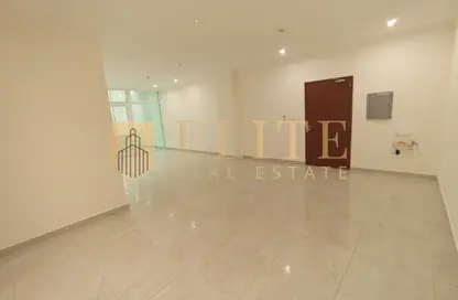 Apartment - 2 Bedrooms - 3 Bathrooms for rent in Al Nasr Street - Al Nasr - Doha