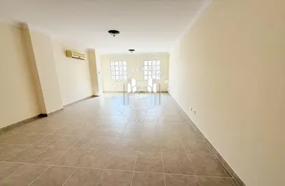 Apartment - 3 Bedrooms - 3 Bathrooms for rent in Fereej Bin Mahmoud - Doha