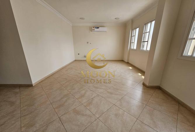 972831 - Property Image 2