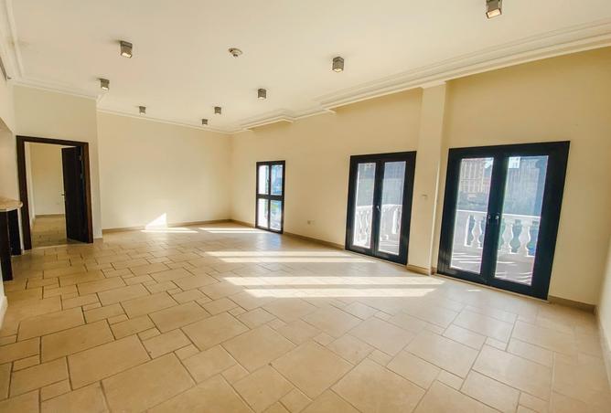 913975 - Property Image 2