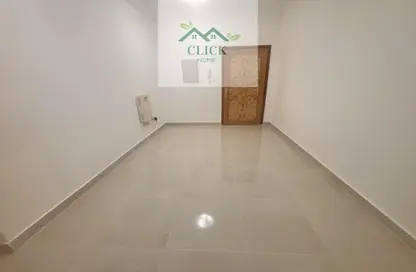 Apartment - 2 Bedrooms - 2 Bathrooms for rent in Al Nasr - Doha