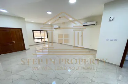 مجمع سكني - 5 غرف نوم - 4 حمامات للايجار في شارع المرخية - المرخية - الدوحة