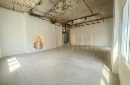 محل تجاري - استوديو - 2 حمامات للايجار في شارع السد - السد - الدوحة