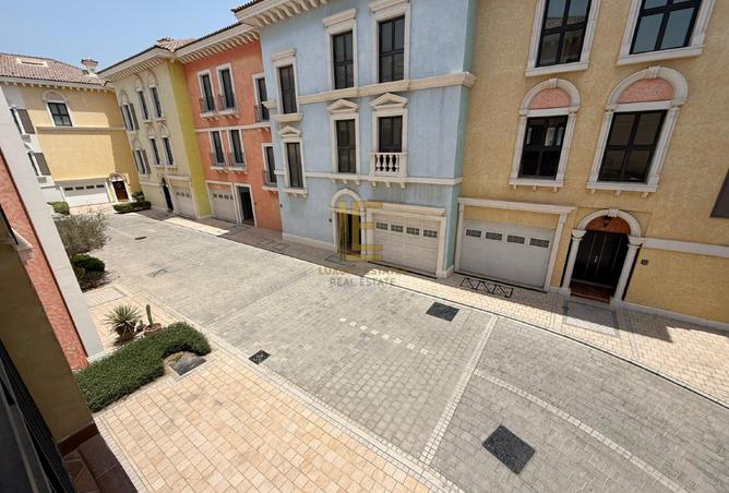 883283 - Property Image 3