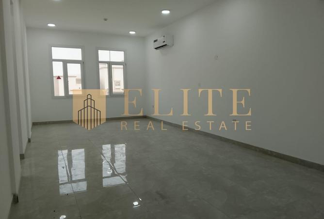 988100 - Property Image 2