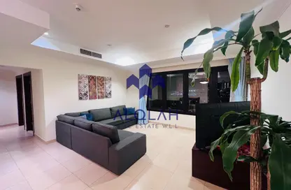 Apartment - 2 Bedrooms - 2 Bathrooms for rent in West Porto Drive - Porto Arabia - The Pearl Island - Doha