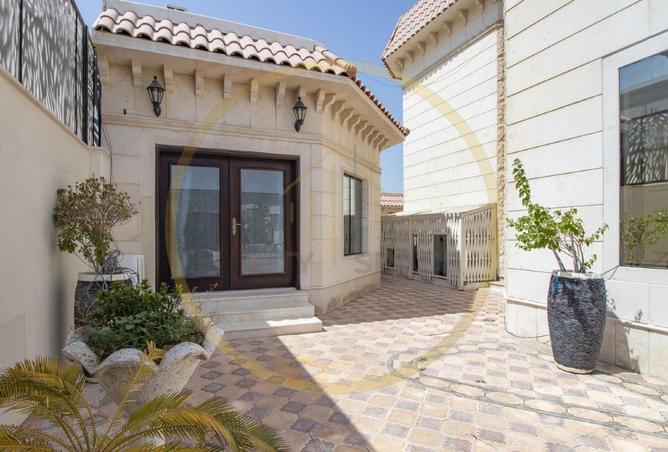 974661 - Property Image 2