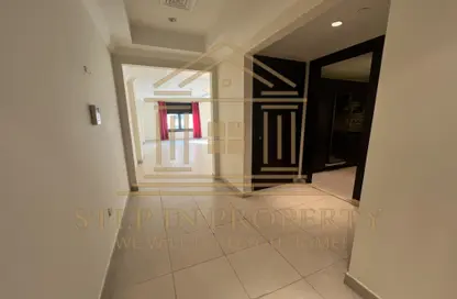 Apartment - 1 Bedroom - 2 Bathrooms for rent in Marina Gate - Porto Arabia - The Pearl Island - Doha