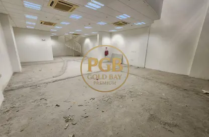 محل تجاري - استوديو - 2 حمامات للايجار في شارع انس - فريج بن محمود الشمالي - فريج بن محمود - الدوحة