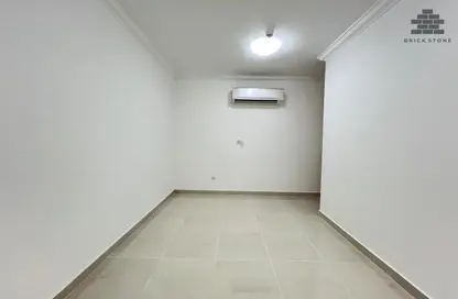 Apartment - 2 Bedrooms - 1 Bathroom for rent in Al Nasr Street - Al Nasr - Doha