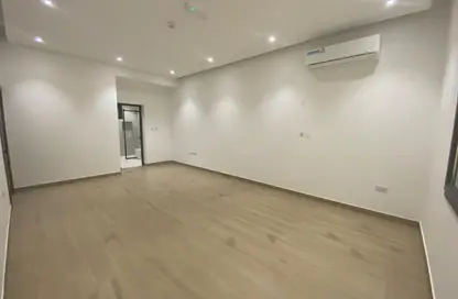 Apartment - 2 Bedrooms - 3 Bathrooms for rent in Al Aziziyah - Al Aziziyah - Doha