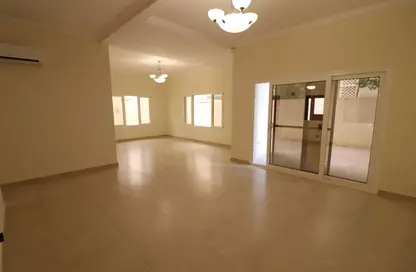Apartment - 3 Bedrooms - 3 Bathrooms for rent in Al Kheesa - Al Kheesa - Umm Salal Mohammed
