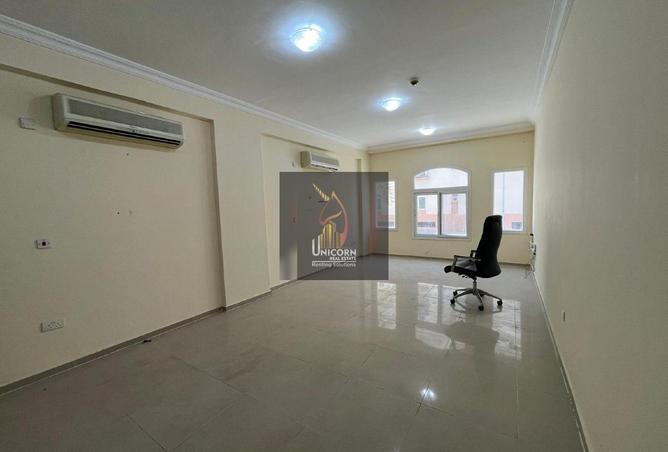 929605 - Property Image 2