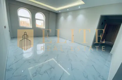 Apartment - 2 Bedrooms - 3 Bathrooms for rent in Al Khazin Street - Madinat Khalifa South - Madinat Khalifa - Doha