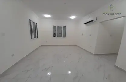 Apartment - 3 Bedrooms - 3 Bathrooms for rent in Bin Omran - Fereej Bin Omran - Doha