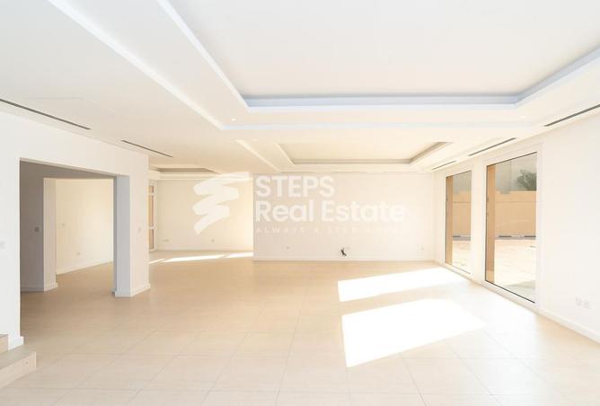 987118 - Property Image 2