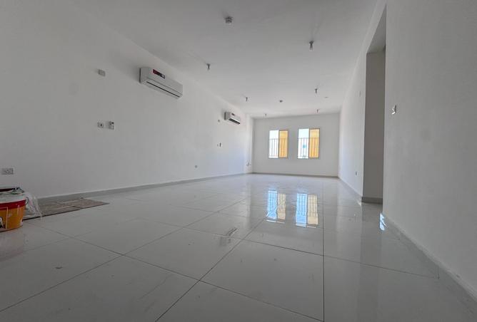 942108 - Property Image 2