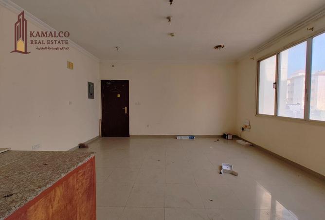 963856 - Property Image 2