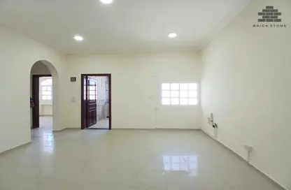 شقة - 2 غرف نوم - 2 حمامات للايجار في شارع الجزيره - فريج بن محمود الشمالي - فريج بن محمود - الدوحة