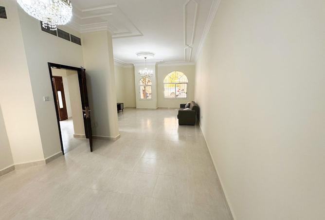 890105 - Property Image 2