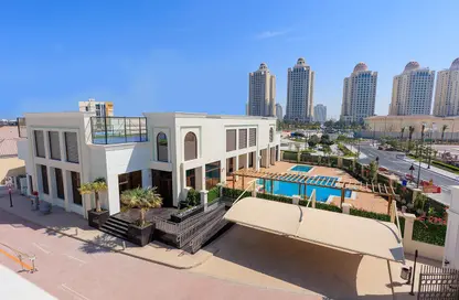 Villa - 4 Bedrooms - 5 Bathrooms for rent in Giardino Gardens - Giardino Villas - The Pearl Island - Doha
