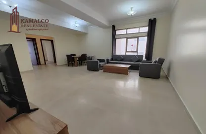 Apartment - 2 Bedrooms - 3 Bathrooms for rent in Umm Ghwailina Comm - Umm Ghuwalina - Umm Ghuwailina - Doha