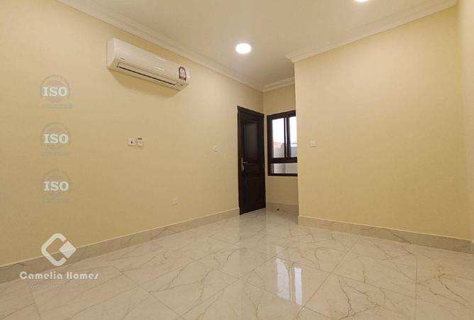 972549 - Property Image 2