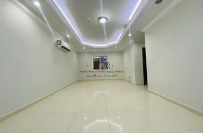 Apartment - 2 Bedrooms - 2 Bathrooms for rent in Al Sadd Road - Al Sadd - Doha