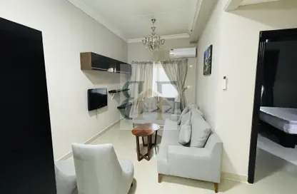 Apartment - 1 Bedroom - 2 Bathrooms for rent in Musheireb - Doha