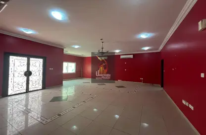 مجمع سكني - 4 غرف نوم - 4 حمامات للايجار في عين خالد - الدوحة