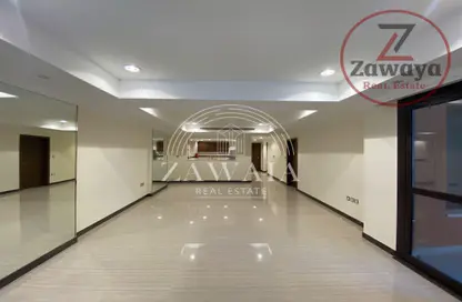 Apartment - 1 Bedroom - 2 Bathrooms for rent in West Porto Drive - Porto Arabia - The Pearl Island - Doha