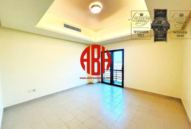 967415 - Property Image 2