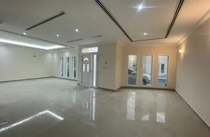 مجمع سكني - 3 غرف نوم - 4 حمامات للايجار في شارع الدانة - مريخ - المريخ - الدوحة