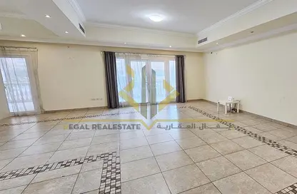 Apartment - 2 Bedrooms - 3 Bathrooms for rent in Porto Arabia - The Pearl Island - Doha