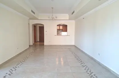 Apartment - 2 Bedrooms - 3 Bathrooms for rent in Tower 8 - Porto Arabia - The Pearl Island - Doha