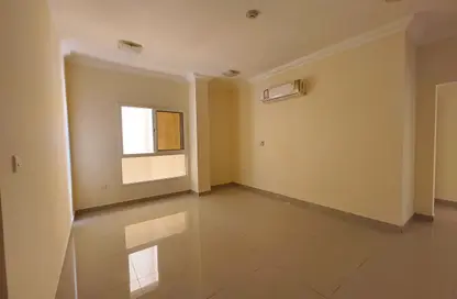 Apartment - 2 Bedrooms - 3 Bathrooms for rent in Al Mansoura - Al Mansoura - Doha