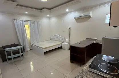 Apartment - Studio - 1 Bathroom for rent in Ain Khaled - Doha