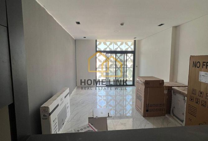 922208 - Property Image 2