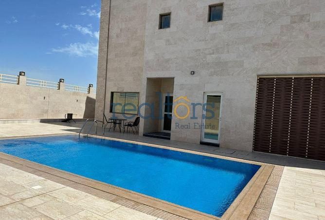 942520 - Property Image 2