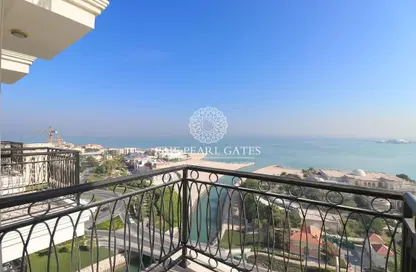 Apartment - 2 Bedrooms - 3 Bathrooms for rent in Floresta Gardens - The Pearl Island - Doha