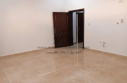Villa - Studio - 1 Bathroom for rent in Ain Khaled - Doha