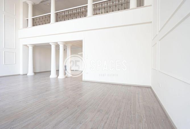 903990 - Property Image 2
