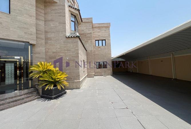 967271 - Property Image 2