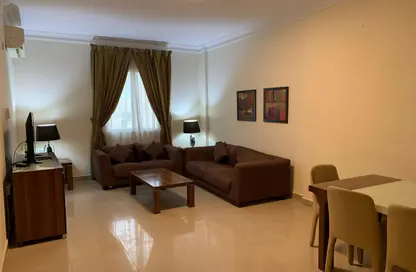 Apartment - 3 Bedrooms - 3 Bathrooms for rent in Umm Ghuwailina 4 - Umm Ghuwailina - Doha