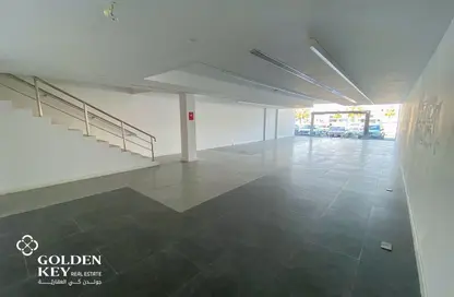 معرض - استوديو - 1 حمام للايجار في العزيزية - العزيزية - الدوحة