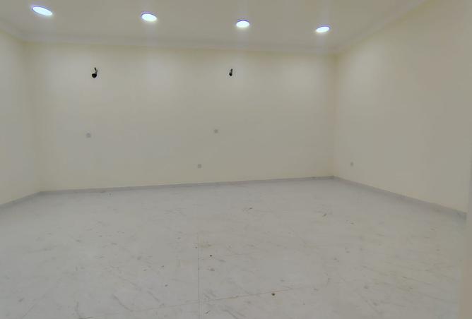 999567 - Property Image 2