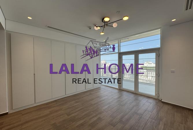 848126 - Property Image 2