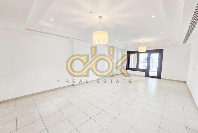 952354 - Property Image 2